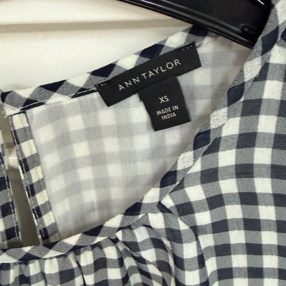 Ann Taylor Navy & White Gingham Flutter Sleeve Top XS - Picture 3 of 8